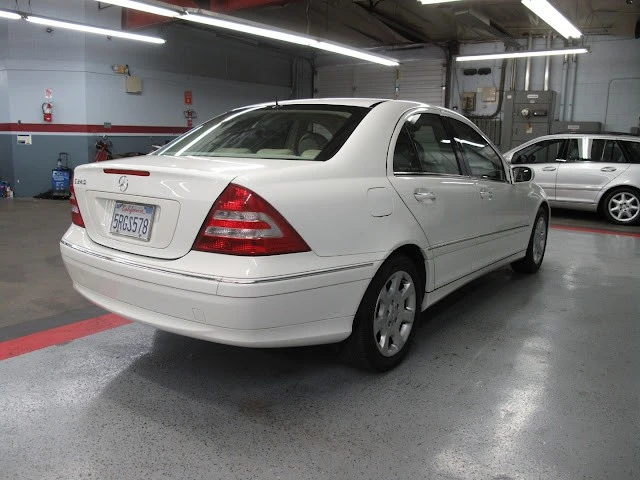 2005 Mercedes-Benz W203 C-Class - Image 11 of 21