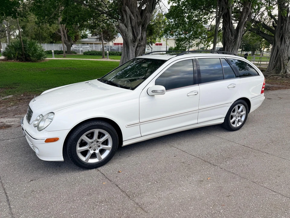 2005 Mercedes-Benz W203 C-Class - Image 13 of 31