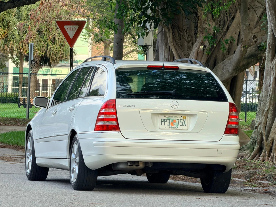 2005 Mercedes-Benz W203 C-Class - Image 17 of 31