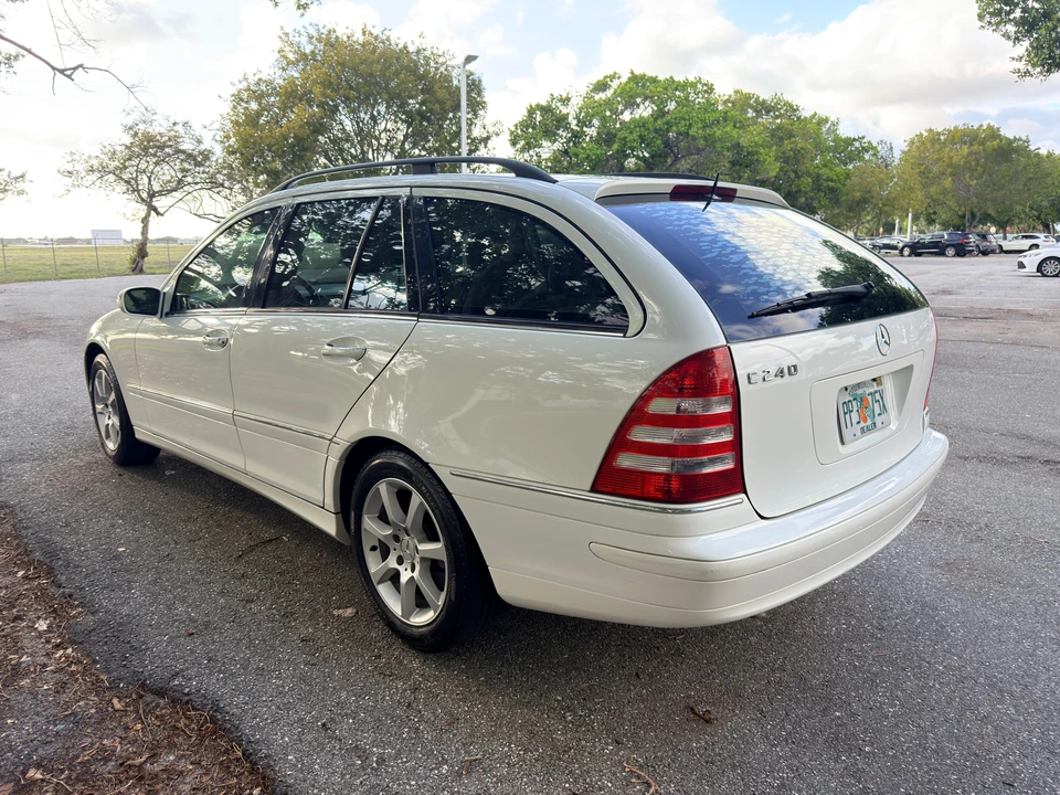 2005 Mercedes-Benz W203 C-Class - Image 16 of 31
