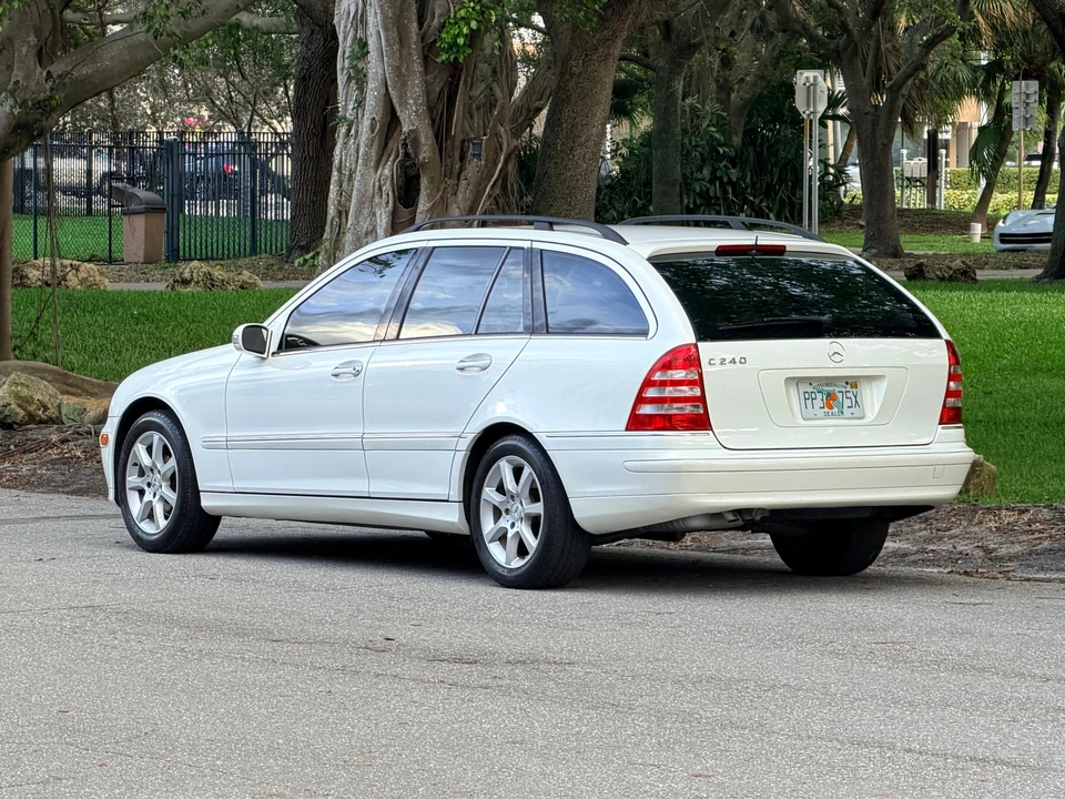 2005 Mercedes-Benz W203 C-Class - Image 15 of 31