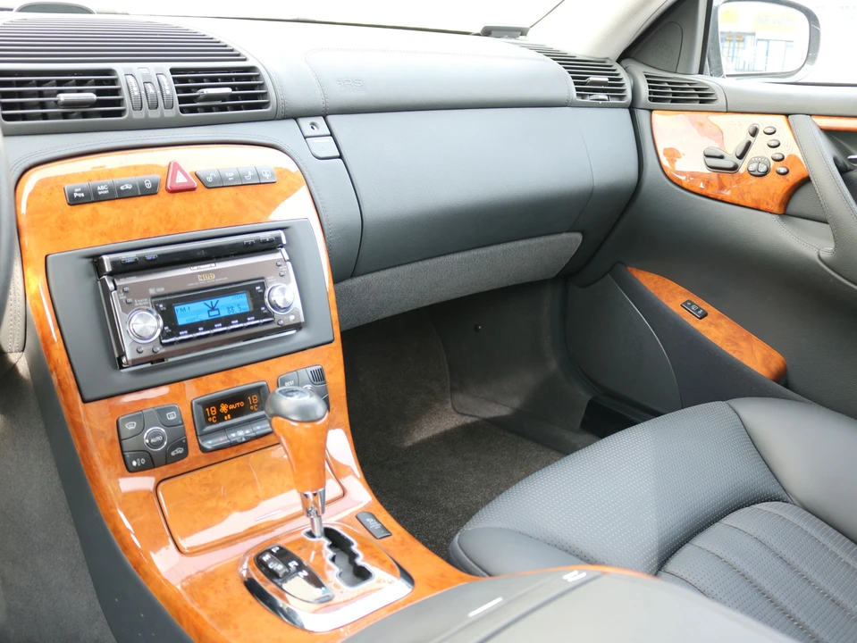 2005 Rolls-Royce Silver Cloud III - Image 9 of 16