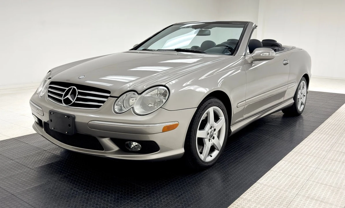 2005 Mercedes-Benz - Image 2 of 31