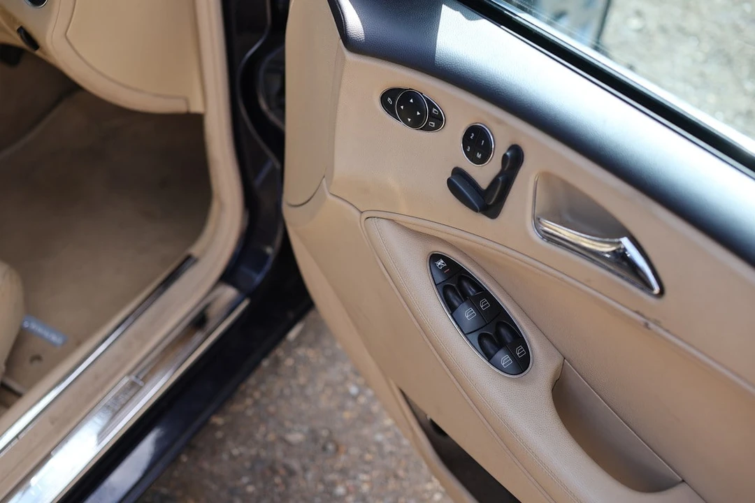 2005 Mercedes-Benz C219 CLS-Class - Image 26 of 30