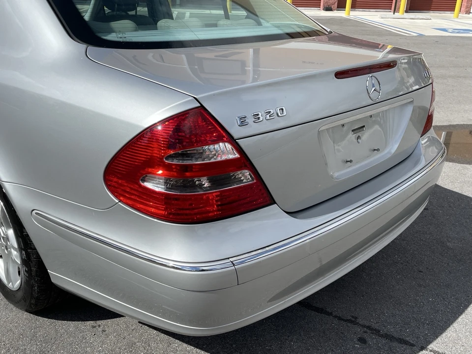 2005 Mercedes-Benz W211 E-Class - Image 17 of 21