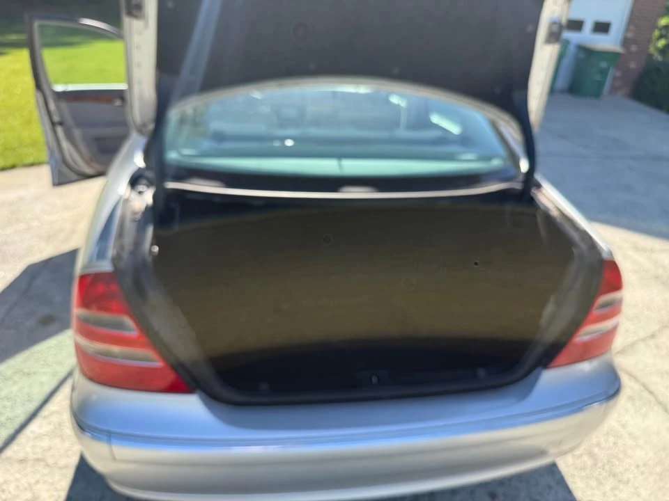 2005 Mercedes-Benz W211 E-Class - Image 15 of 16