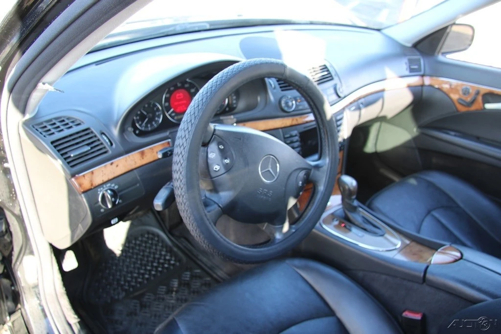 2005 Mercedes-Benz W211 E-Class - Image 14 of 21