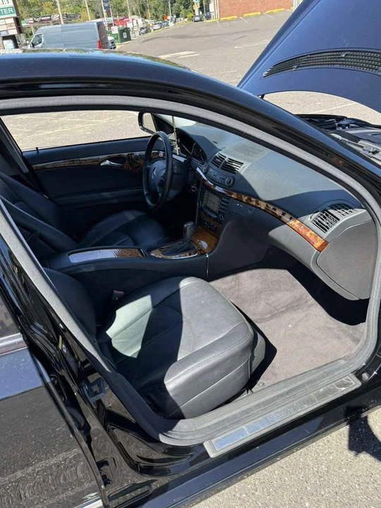 2005 Mercedes-Benz W211 E-Class - Image 12 of 13