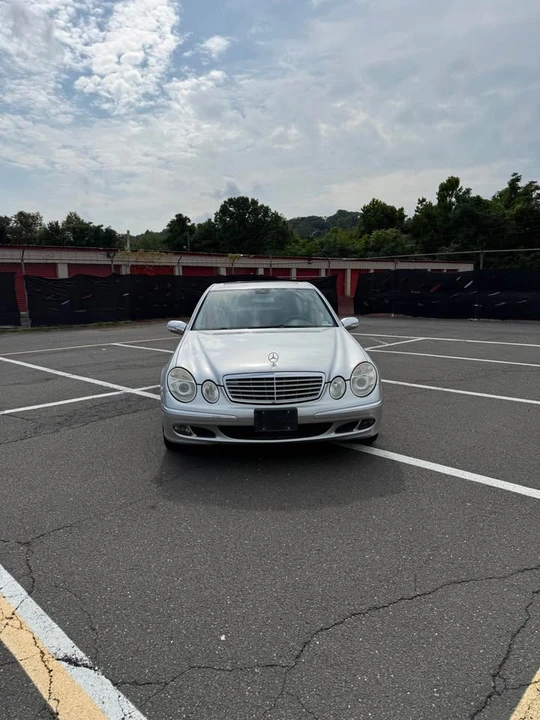 2005 Mercedes-Benz W211 E-Class - Image 2 of 12