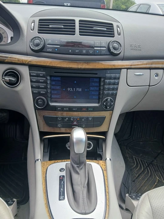 2005 Mercedes-Benz W211 E-Class - Image 12 of 14
