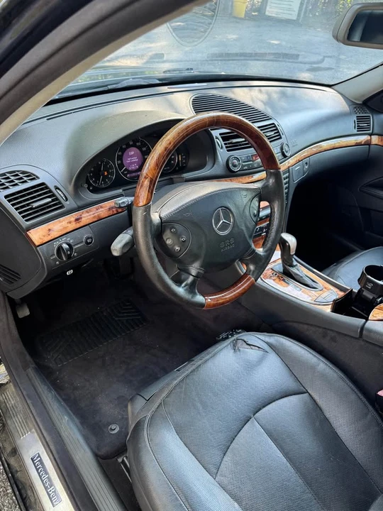 2005 Mercedes-Benz W211 E-Class - Image 11 of 16