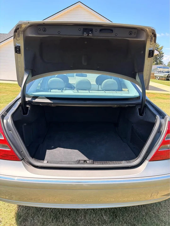 2005 Mercedes-Benz W211 E-Class - Image 8 of 16