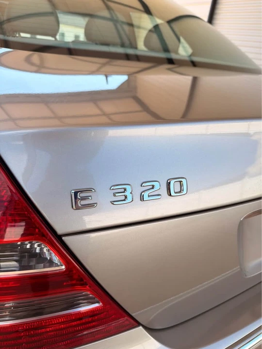 2005 Mercedes-Benz W211 E-Class - Image 10 of 16