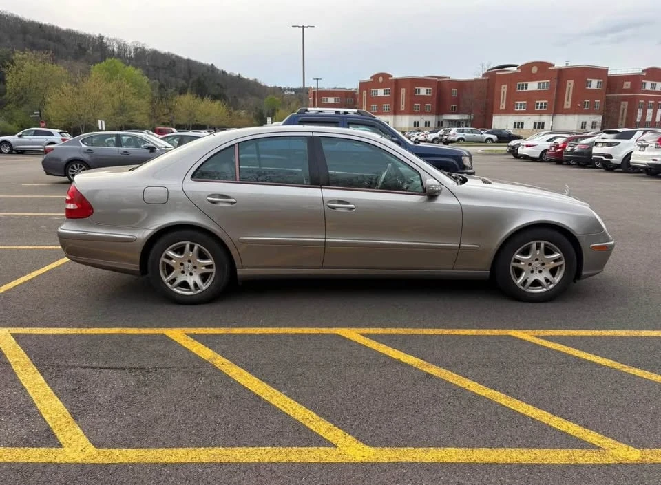 2005 Mercedes-Benz W211 E-Class - Image 2 of 12