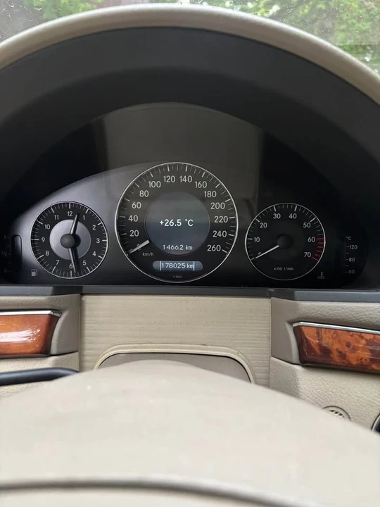 2005 Mercedes-Benz W211 E-Class - Image 2 of 4