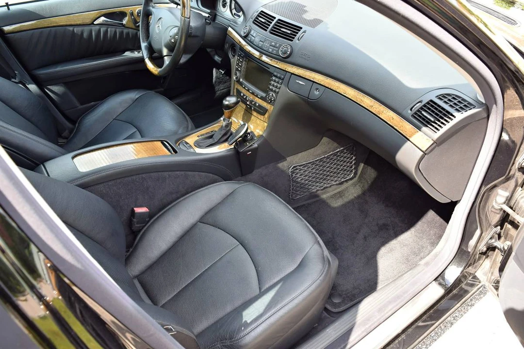 2005 Mercedes-Benz W211 E-Class - Image 9 of 17