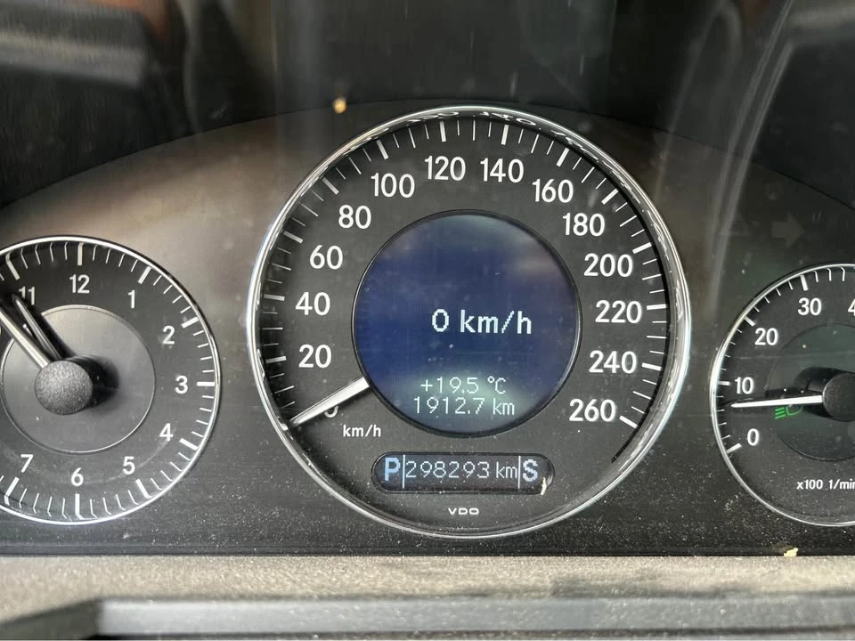 2005 Mercedes-Benz W211 E-Class - Image 10 of 12