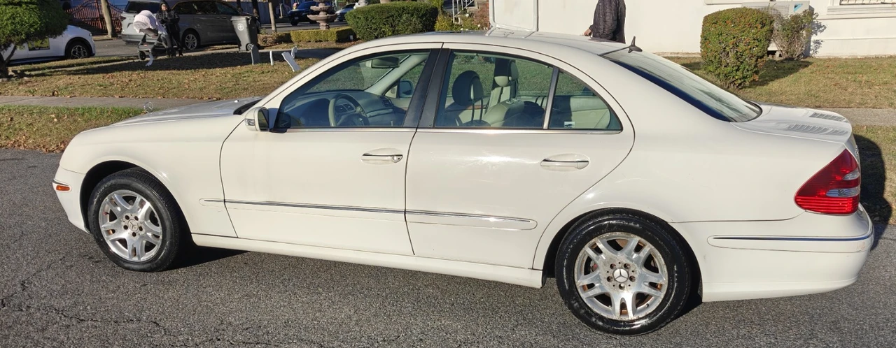2005 Mercedes-Benz W211 E-Class - Image 2 of 19