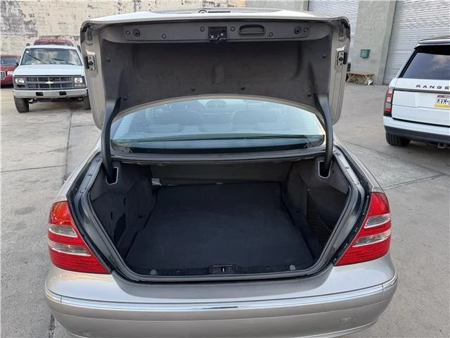 2005 Mercedes-Benz W211 E-Class - Image 15 of 21