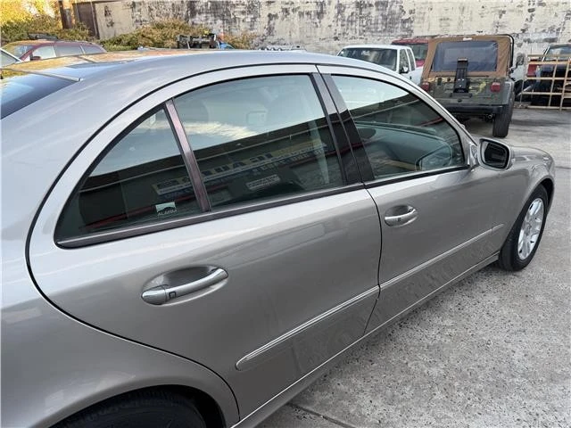 2005 Mercedes-Benz W211 E-Class - Image 14 of 21