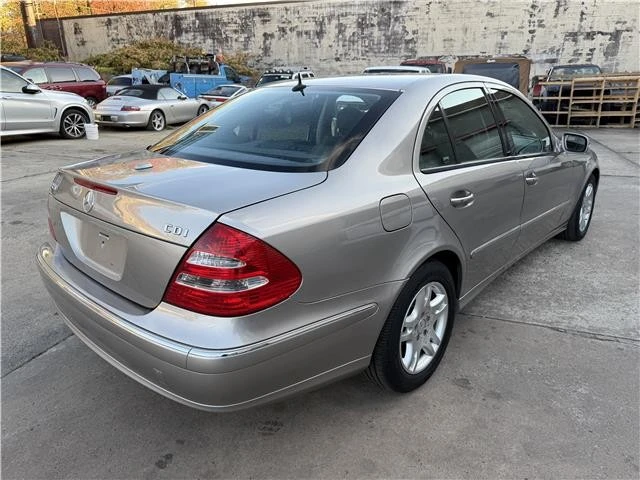 2005 Mercedes-Benz W211 E-Class - Image 12 of 21