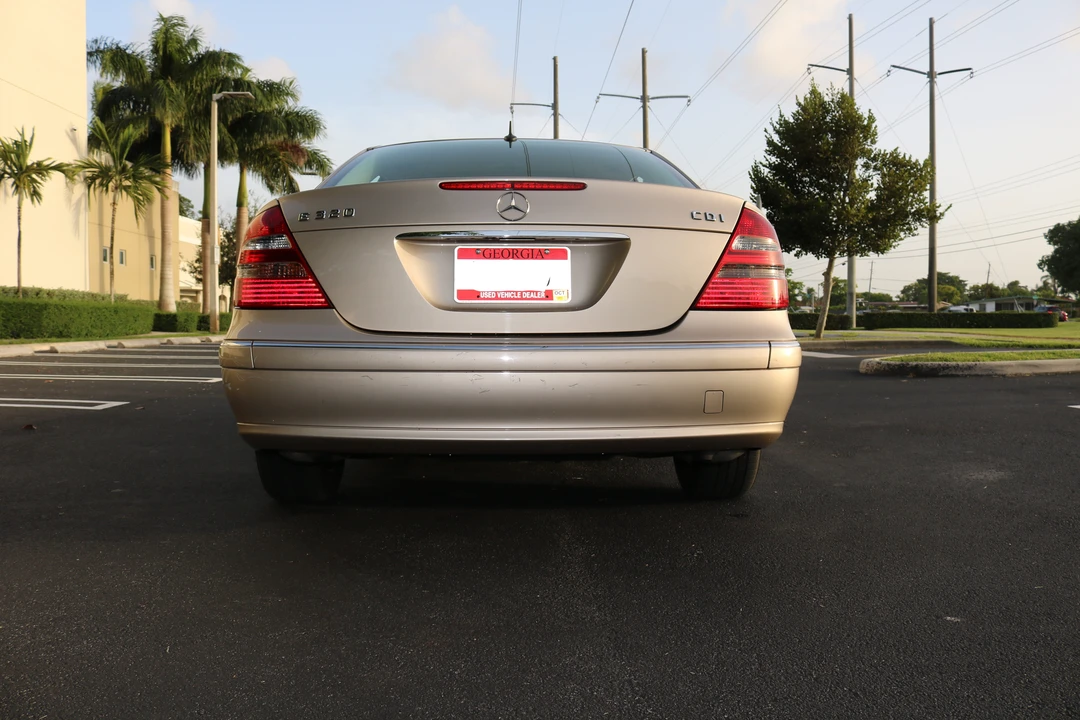 2005 Mercedes-Benz W211 E-Class - Image 11 of 18