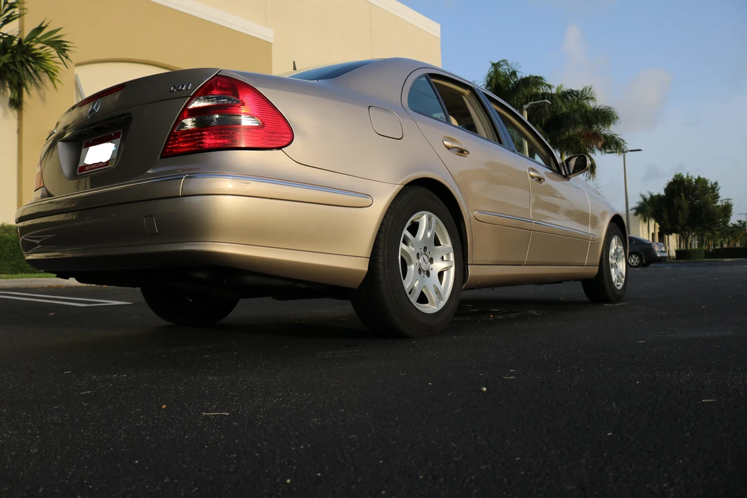 2005 Mercedes-Benz W211 E-Class - Image 12 of 18