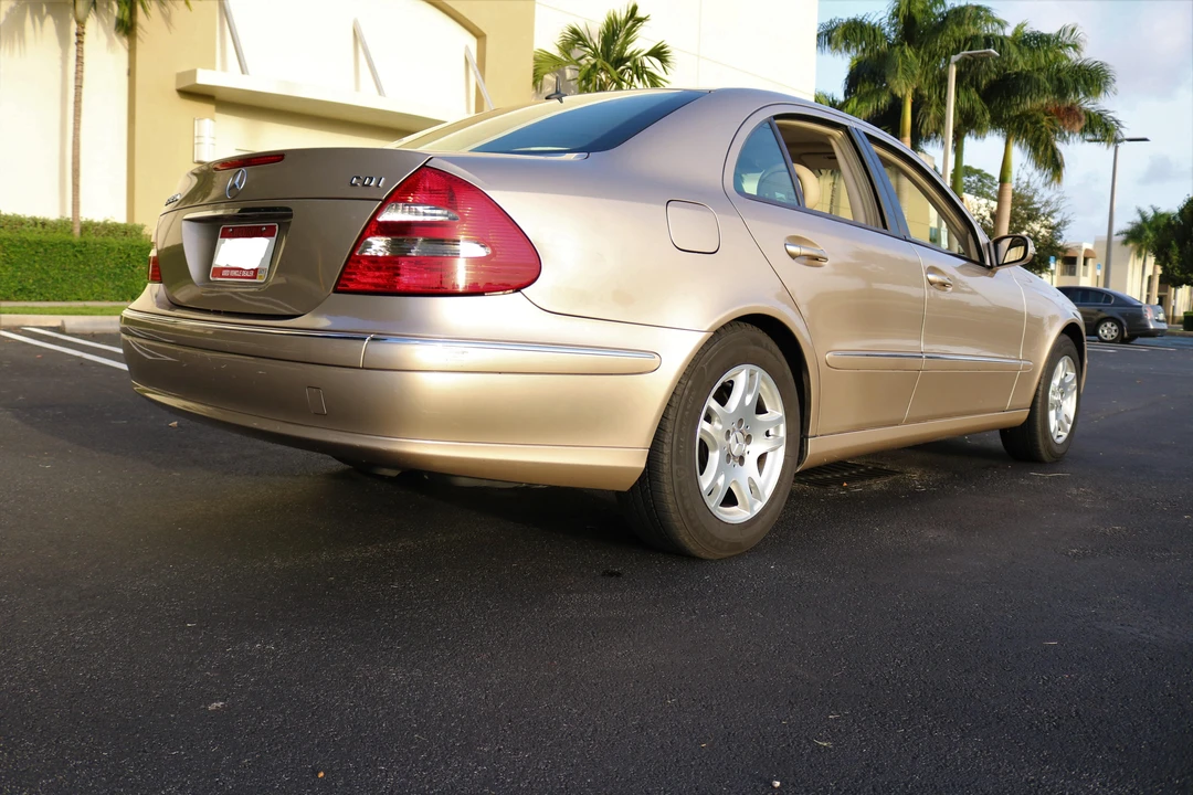 2005 Mercedes-Benz W211 E-Class - Image 13 of 18