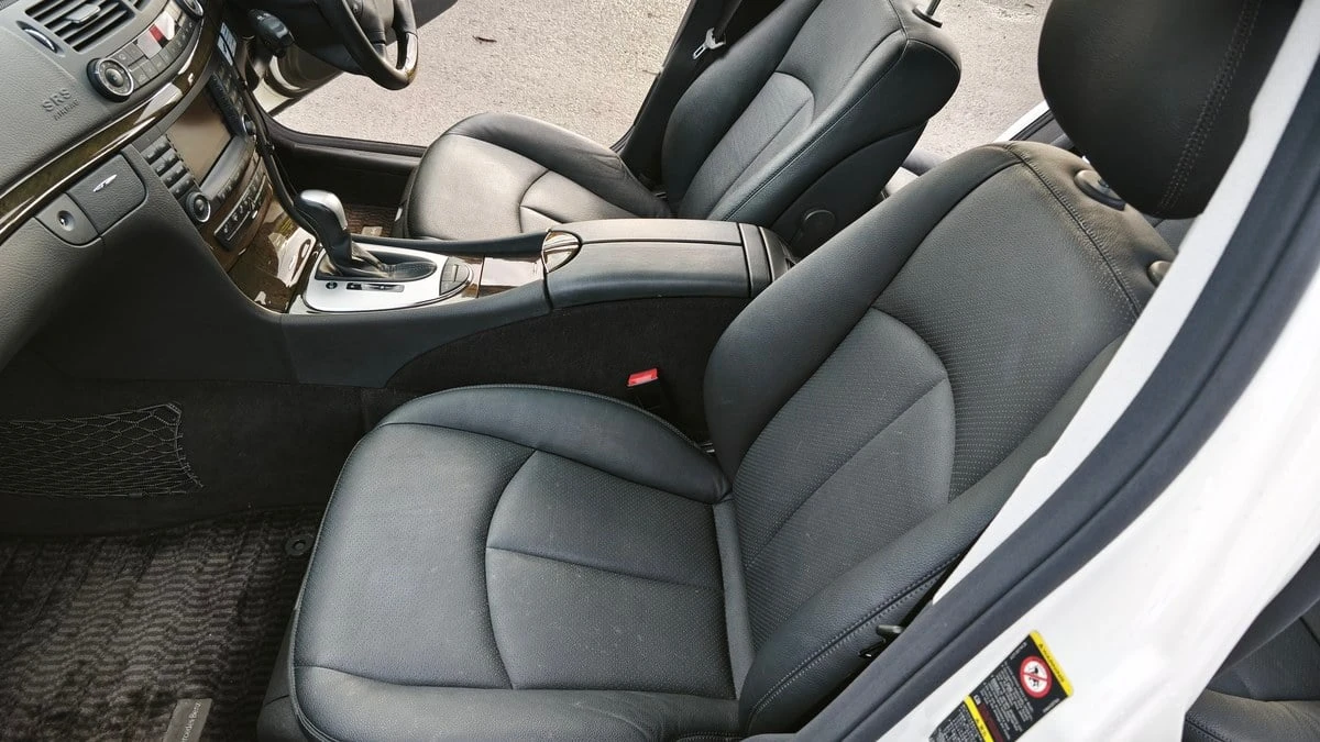 2005 Mercedes-Benz E-Class - Image 26 of 30