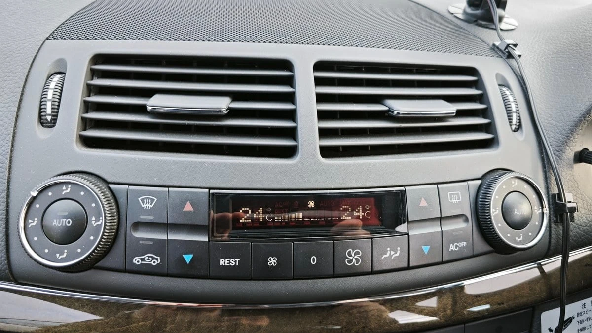 2005 Mercedes-Benz E-Class - Image 29 of 30
