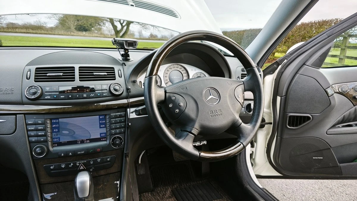 2005 Mercedes-Benz E-Class - Image 24 of 30