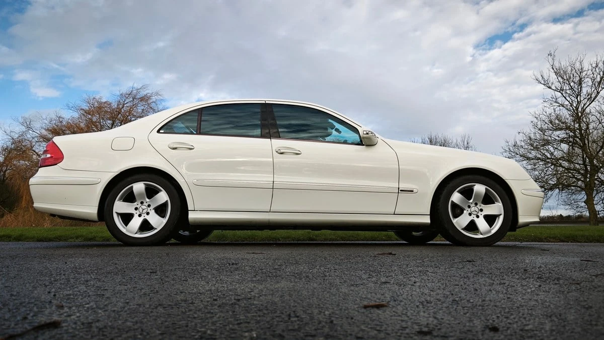 2005 Mercedes-Benz E-Class - Image 21 of 30
