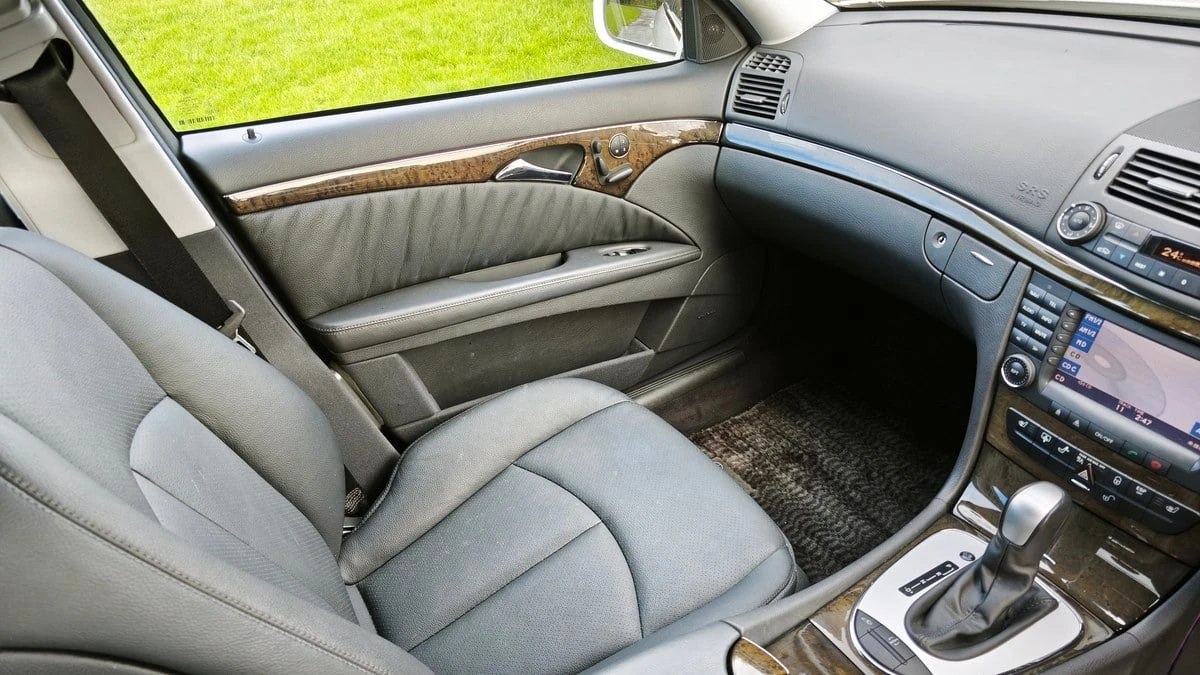2005 Mercedes-Benz E-Class - Image 22 of 30