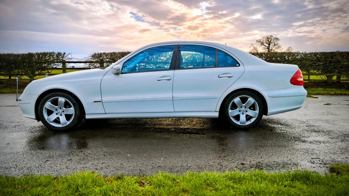 2005 Mercedes-Benz E-Class - Image 9 of 30