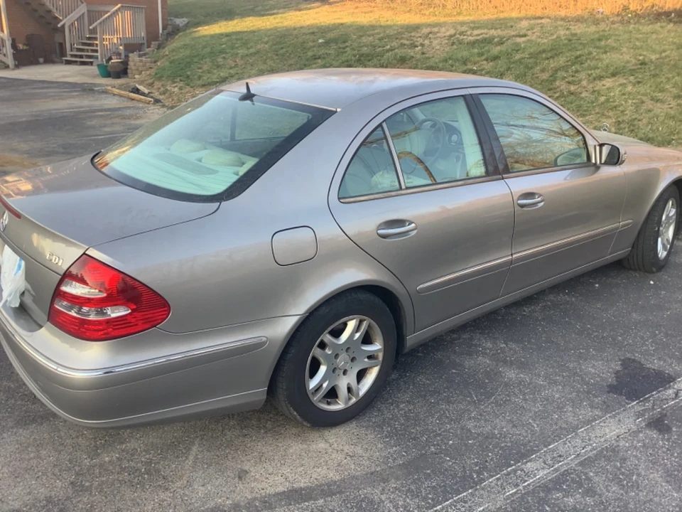2005 Mercedes-Benz W211 E-Class - Image 2 of 18