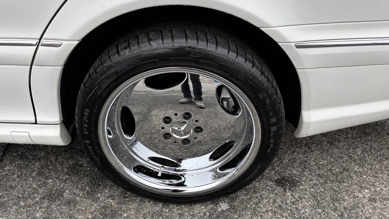 2005 Mercedes-Benz W220 S-Class - Image 10 of 21