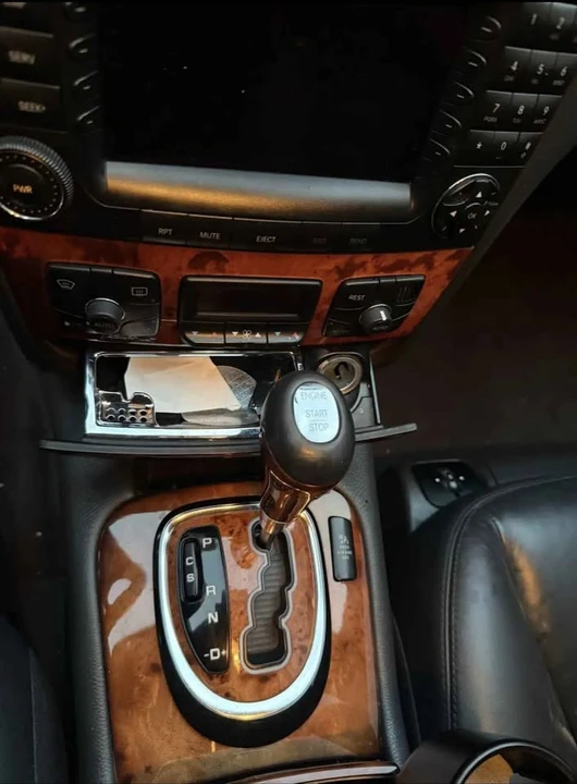 2005 Mercedes-Benz W220 S-Class - Image 5 of 11