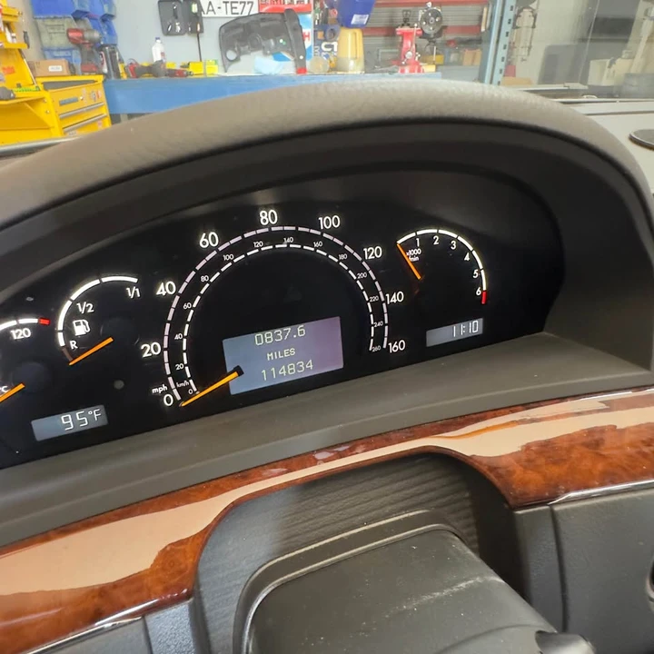 2005 Mercedes-Benz W220 S-Class - Image 11 of 18