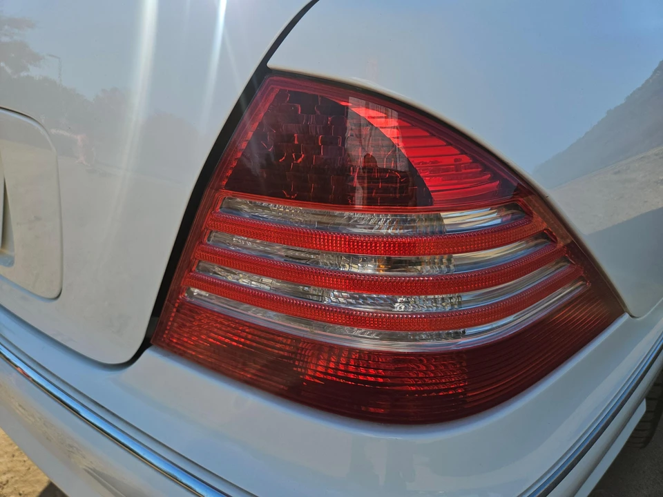 2005 Mercedes-Benz W220 S-Class - Image 14 of 31
