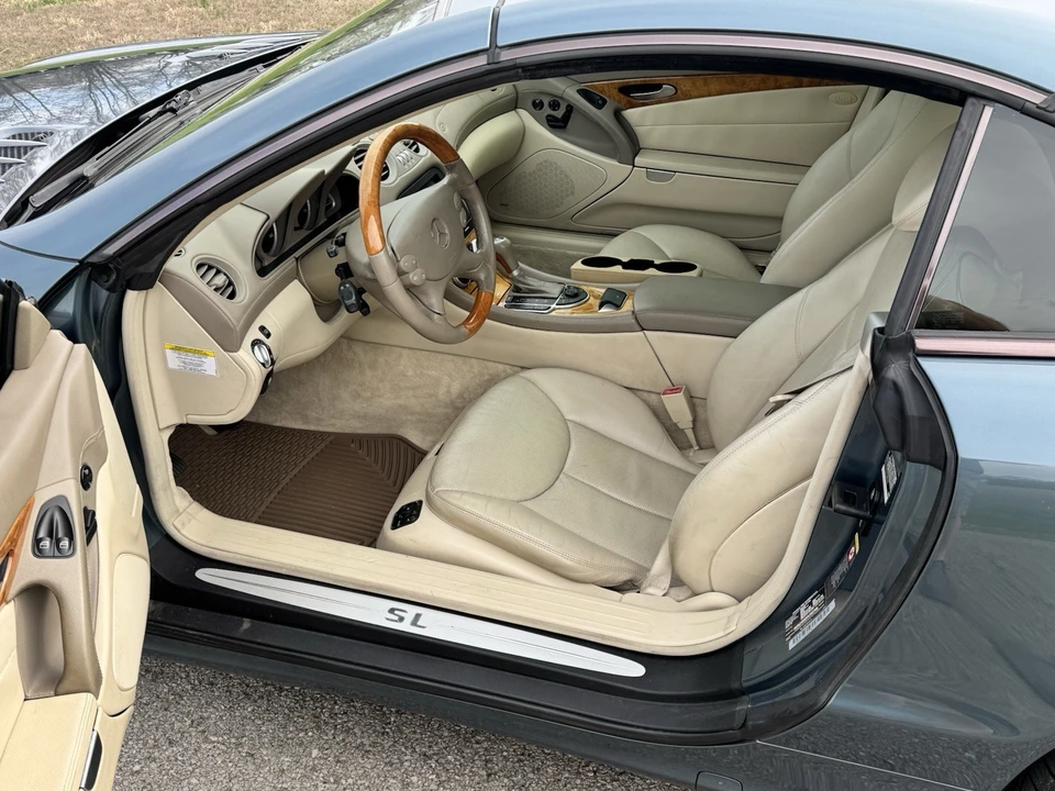 2005 Mercedes-Benz R230 SL-Class - Image 10 of 21