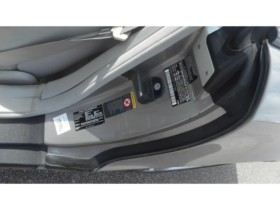 2005 Mercedes-Benz R230 SL-Class - Image 16 of 21