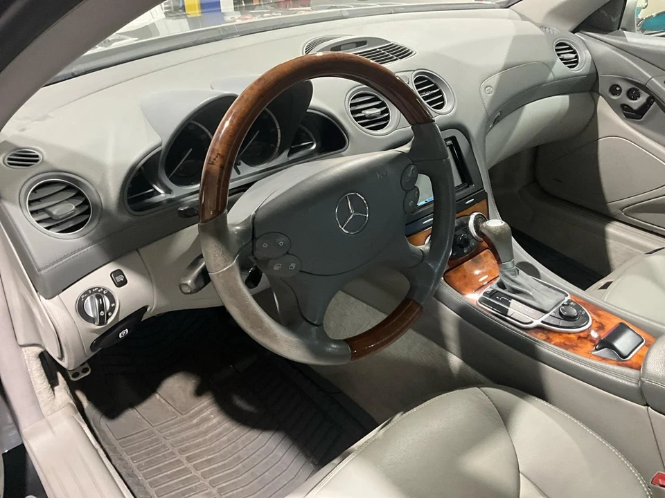 2005 Mercedes-Benz R230 SL-Class - Image 9 of 21