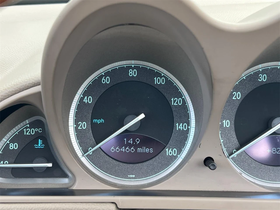 2005 Mercedes-Benz R230 SL-Class - Image 18 of 31