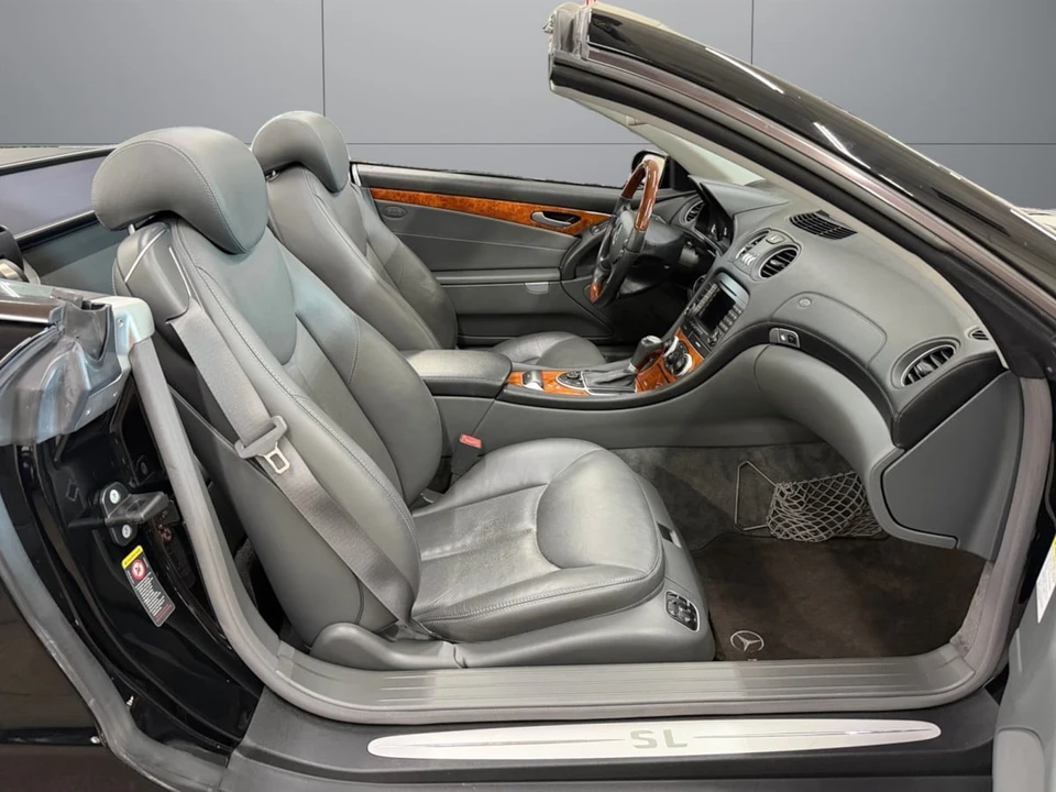 2005 Mercedes-Benz R230 SL-Class - Image 16 of 23