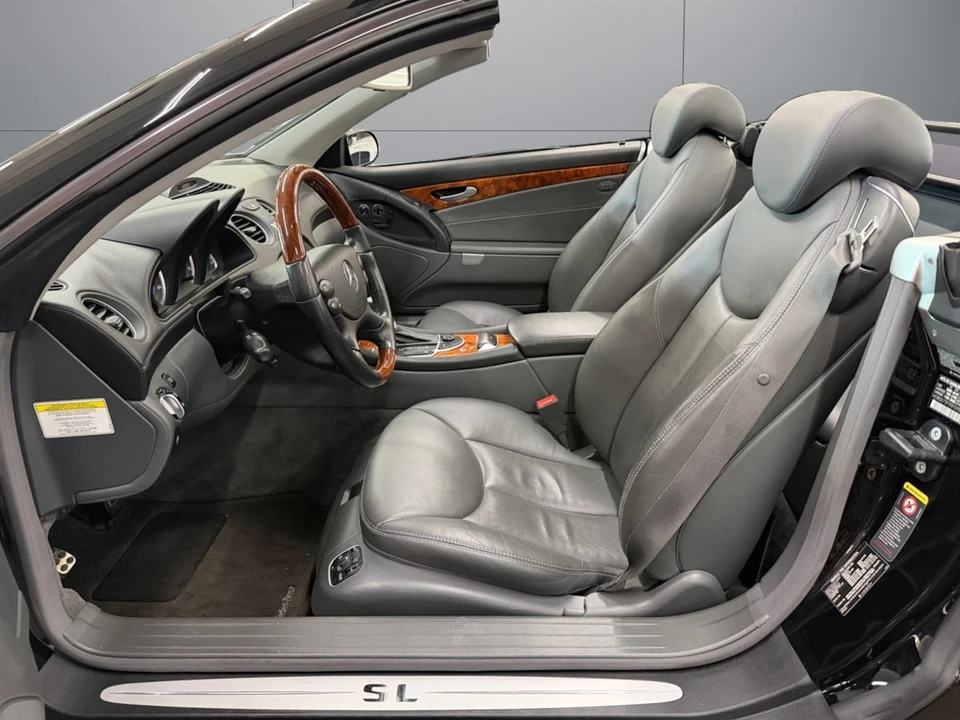 2005 Mercedes-Benz R230 SL-Class - Image 10 of 23