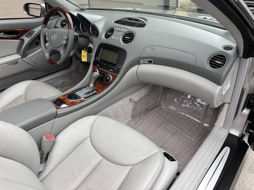 2005 Mercedes-Benz R230 SL-Class - Image 26 of 28