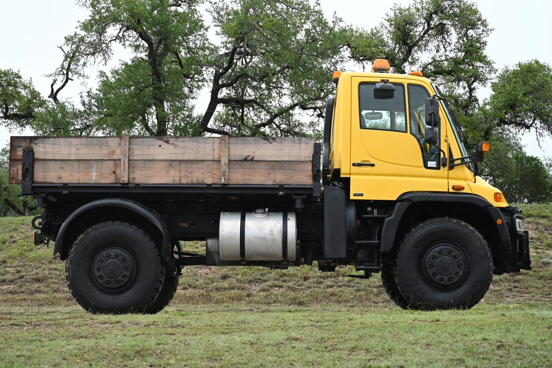 2005 Mercedes-Benz Unimog - Image 9 of 31