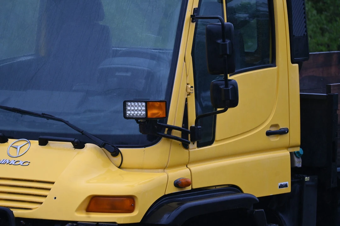 2005 Mercedes-Benz Unimog - Image 23 of 31