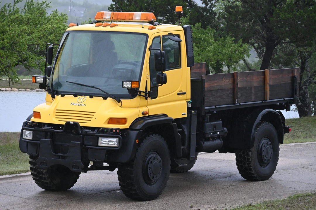 2005 Mercedes-Benz Unimog - Image 2 of 31