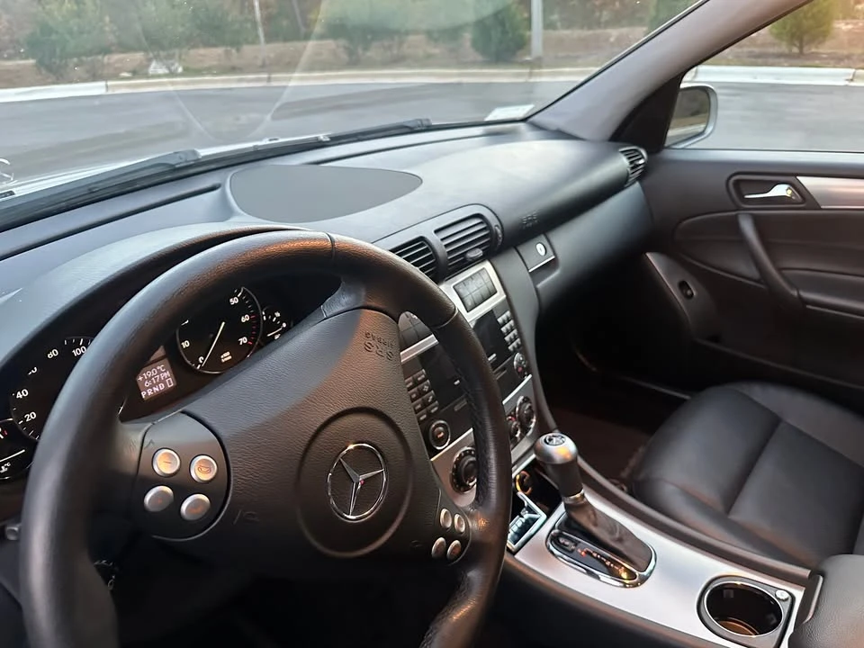 2005 Mercedes-Benz W203 C-Class - Image 10 of 15